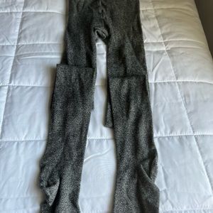 Ladies leggings. They are made by Hue.  the size I M/L for each.